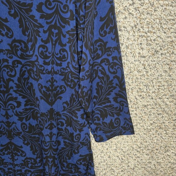 Susan Graver Top Womens Medium Blue Liquid Knit Printed Assymetrical Hem - Picture 2 of 7